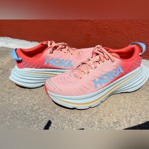 HOKA BONDI X, SIZE 8B, WOMENS RUNNING TRAINING SHOE ORANGE PARFAIT CREAM